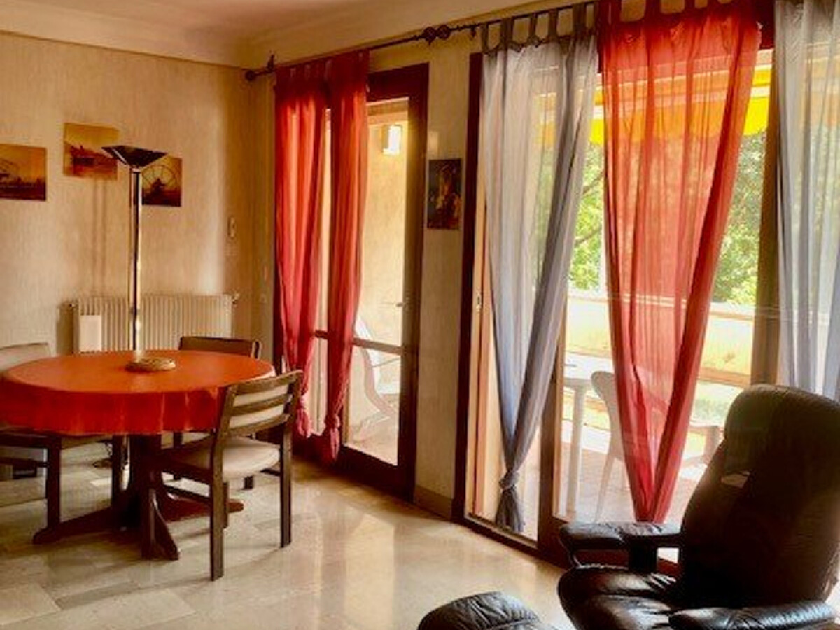 F2 traversant 54 m² avec terrasse sud et parking - Photo 12