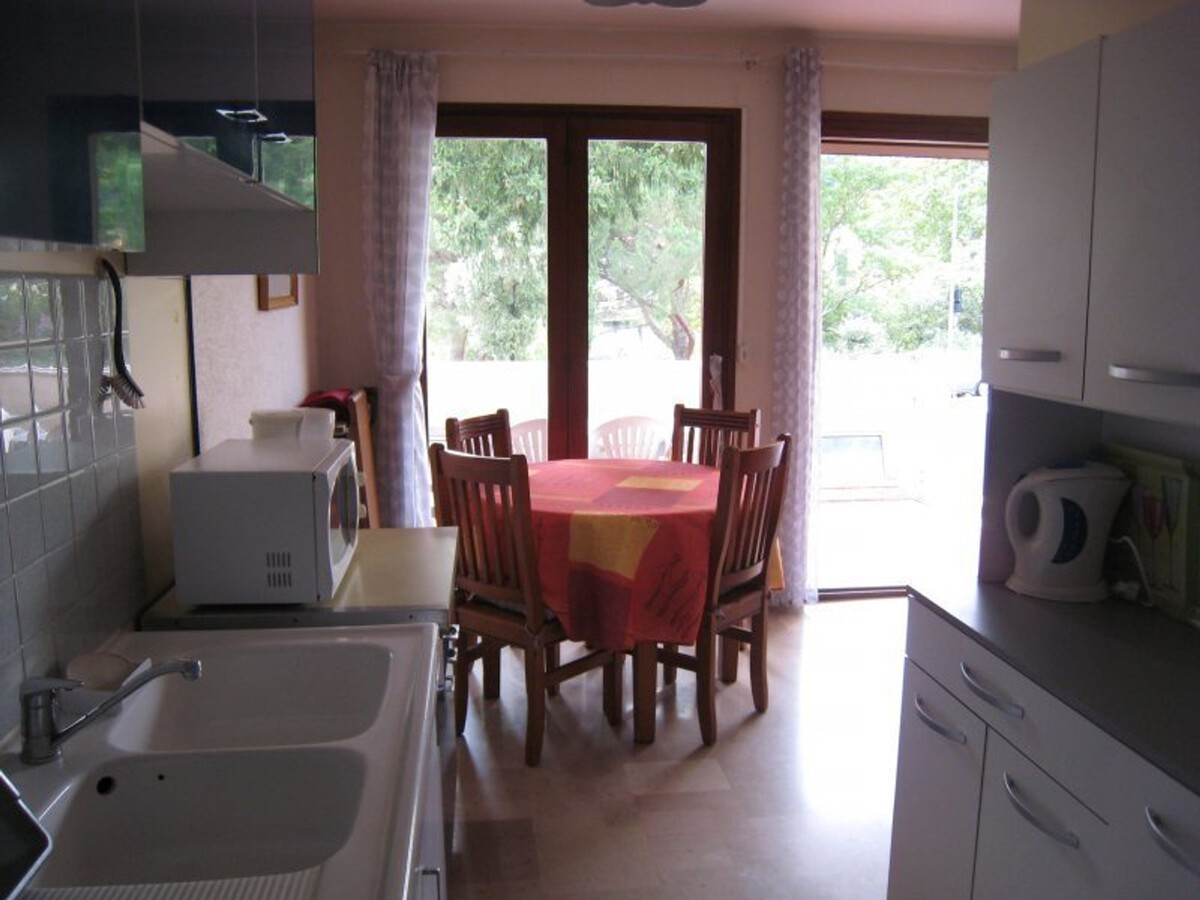 F3 centre-ville Amélie-les-Bains, terrasse et parking - Photo 2
