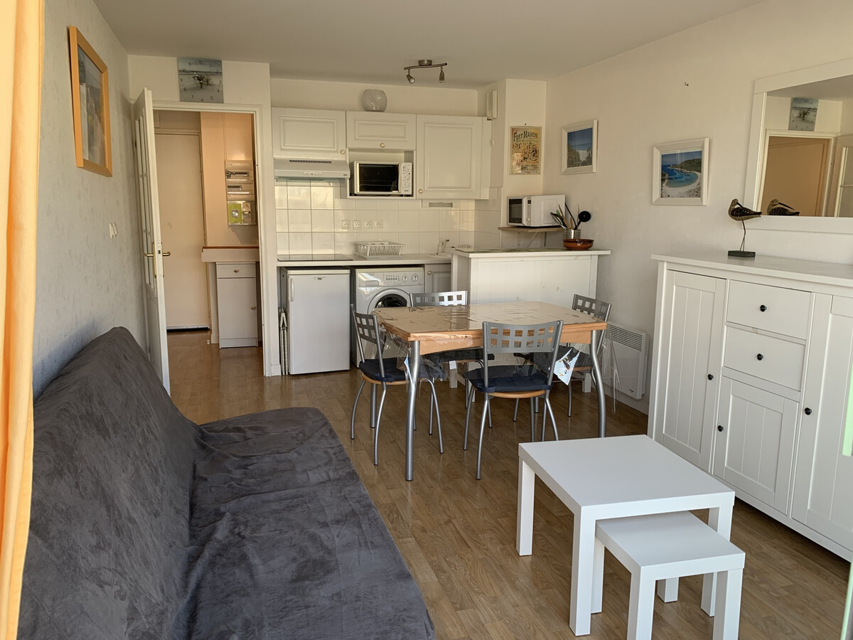 T2 cabine balcon ouest à Fort-Mahon-Plage, parking privé - Photo 1