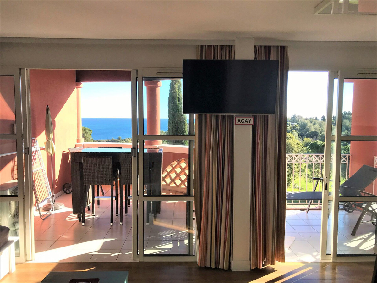 Appartement 3 pièces vue mer et golf à Saint-Raphaël - Photo 3