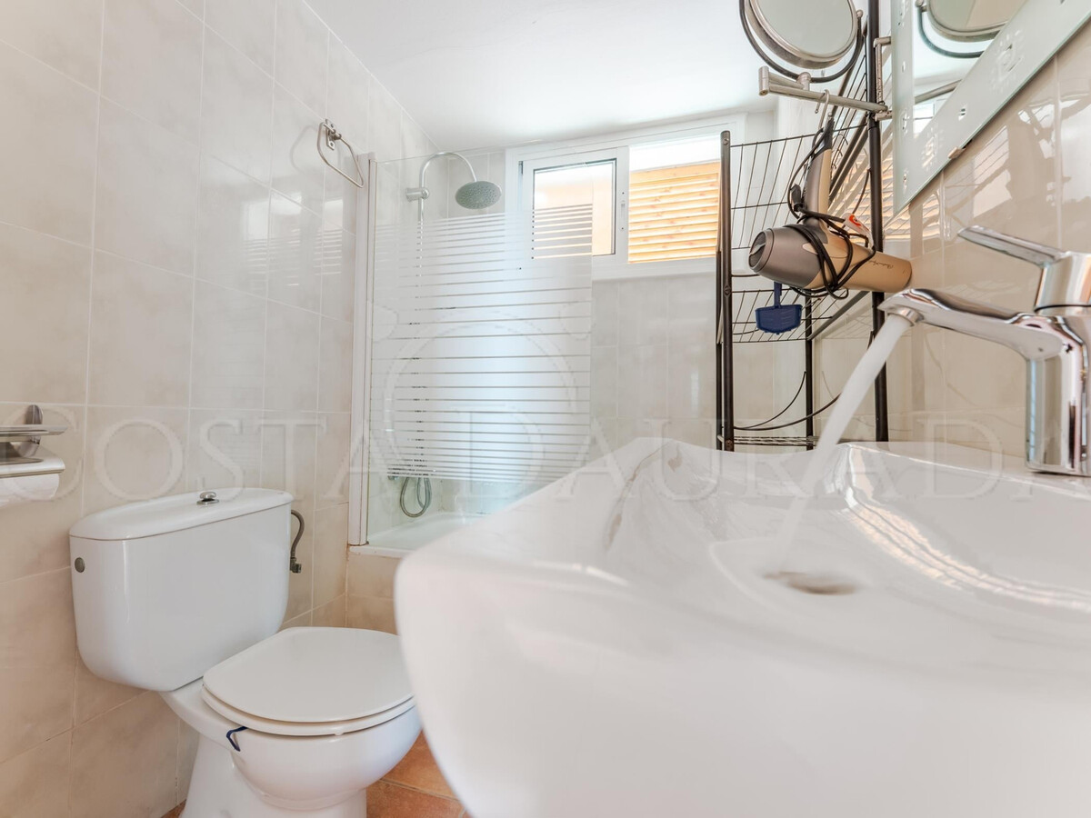 Appartement 6 pers. rez-de-chaussée, terrasse & piscine à La Pineda - Photo 21