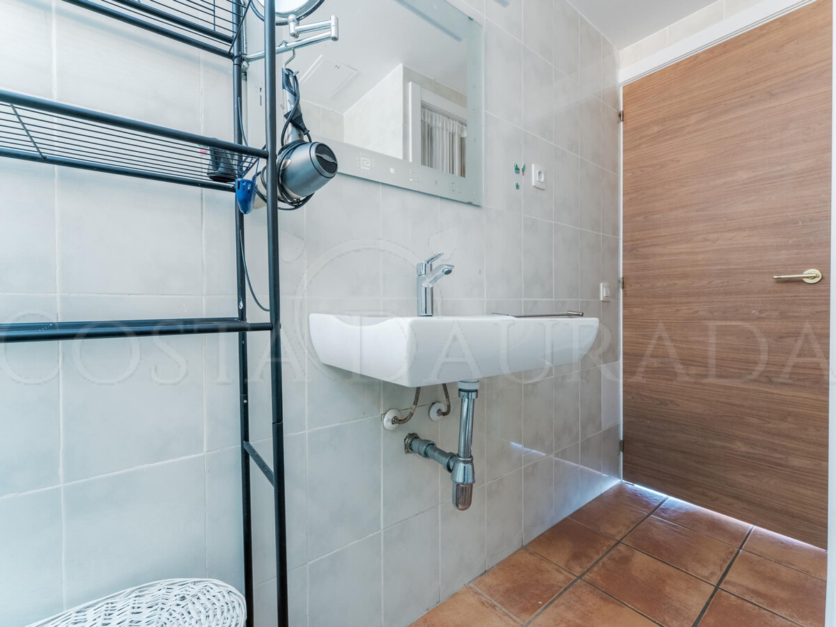 Appartement 6 pers. rez-de-chaussée, terrasse & piscine à La Pineda - Photo 23