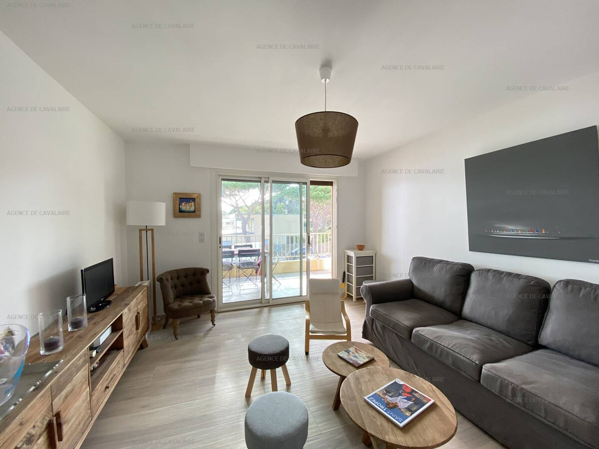 Appartement rénové front de mer, terrasse 15m² à Cavalaire - Photo 3