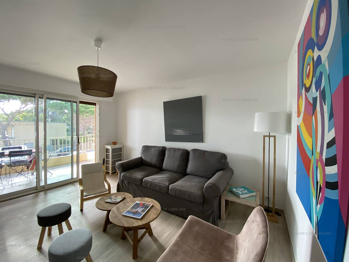 Appartement rénové front de mer, terrasse 15m² à Cavalaire - Photo 4