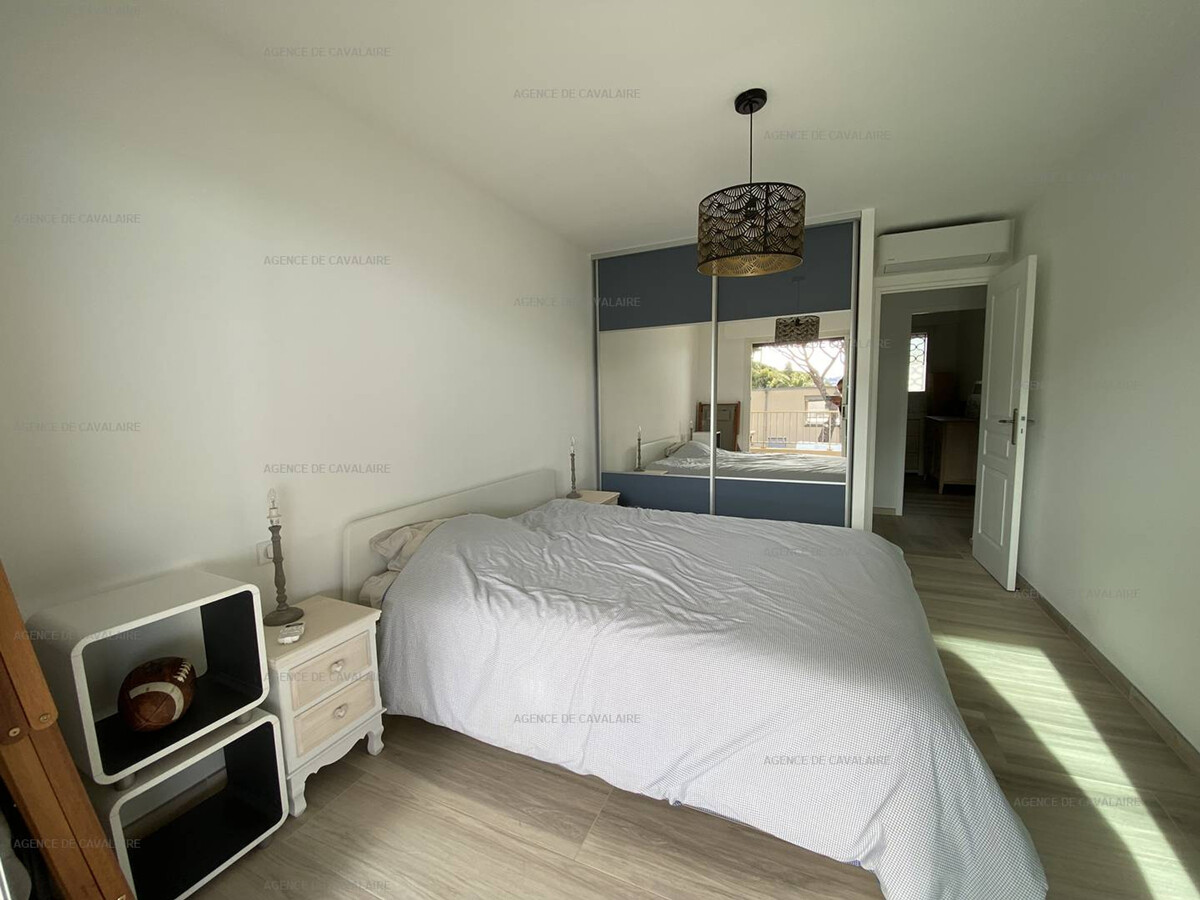 Appartement rénové front de mer, terrasse 15m² à Cavalaire - Photo 13