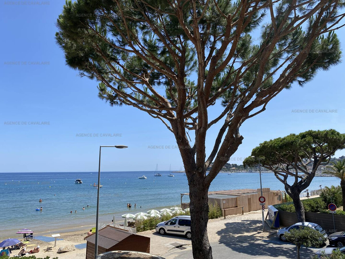 Appartement rénové front de mer, terrasse 15m² à Cavalaire - Photo 15