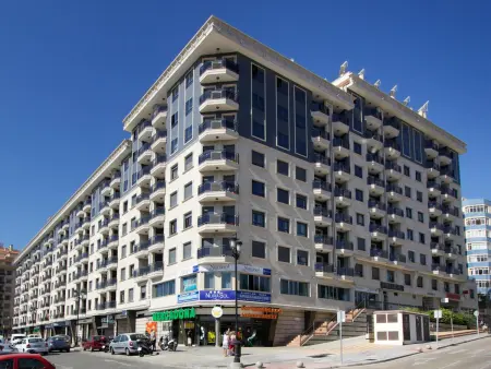 Location appartement à Fuengirola, Appartement moderne, proche plage, piscine, Wi-Fi et climatisation