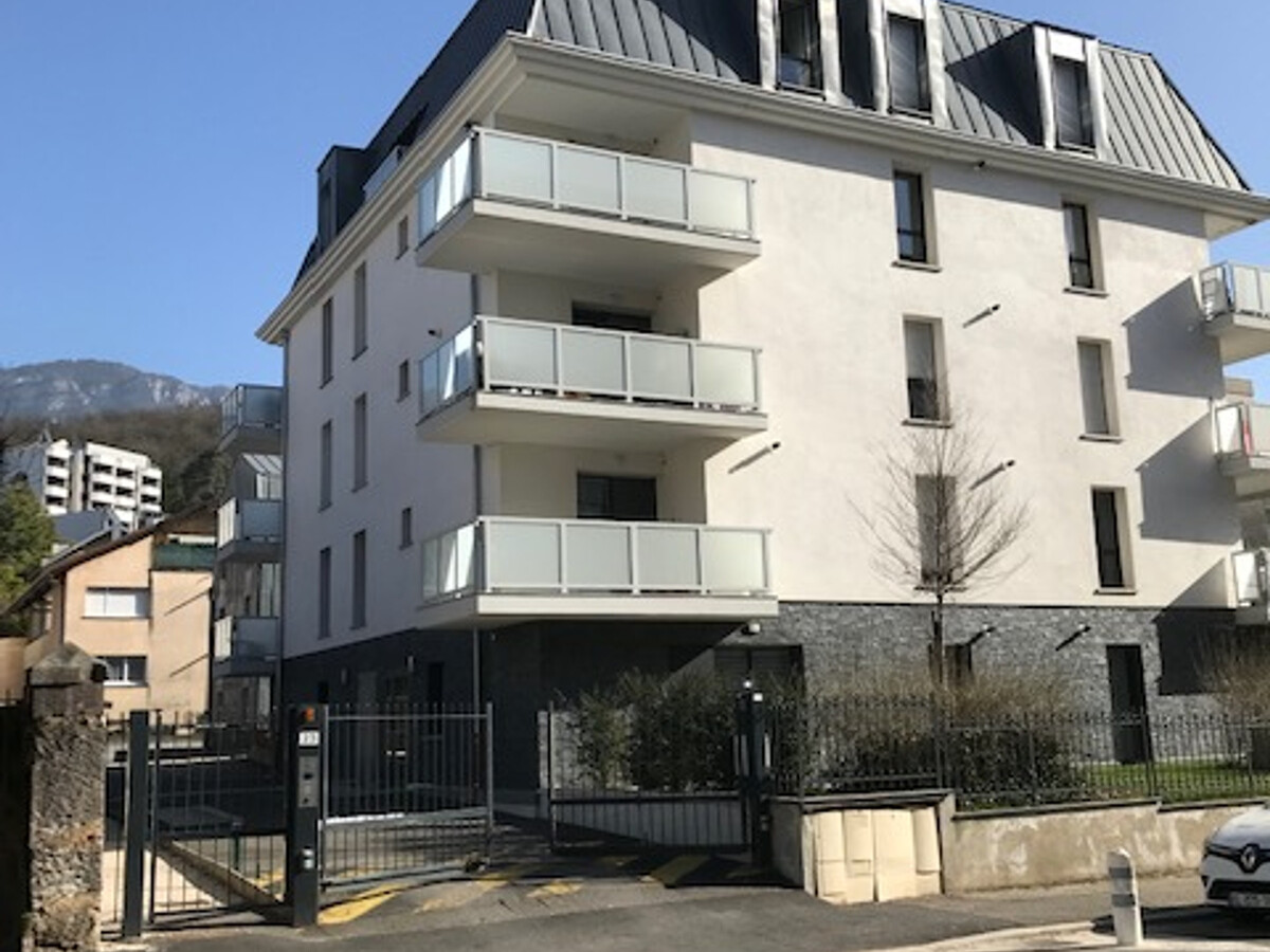 T2 moderne 47 m² avec balcon sud et garage à Aix-les-Bains - Photo 16