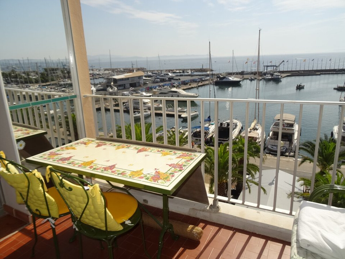 Studio face au port de plaisance avec loggia à Hyères - Photo 1