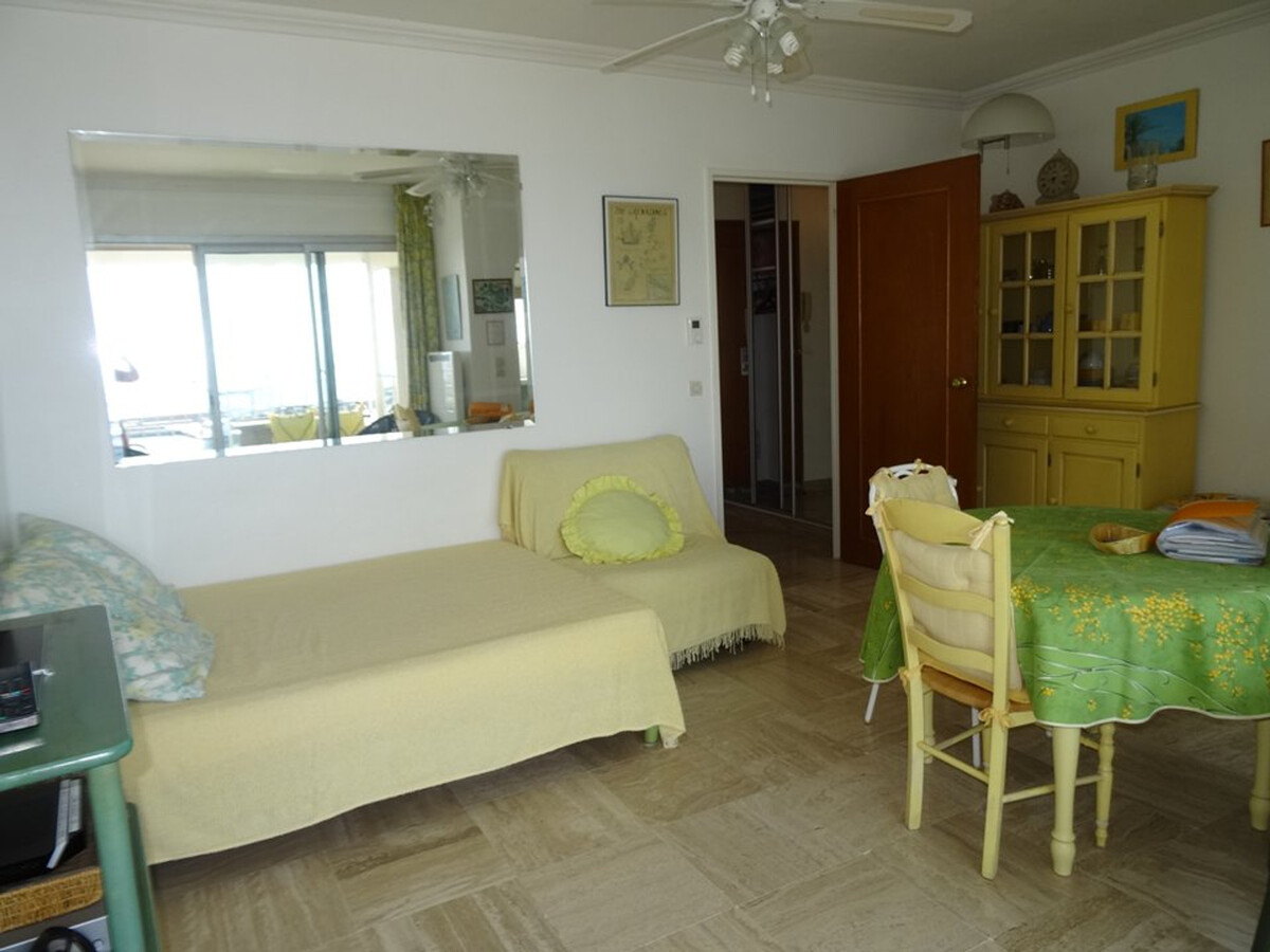 Studio face au port de plaisance avec loggia à Hyères - Photo 2