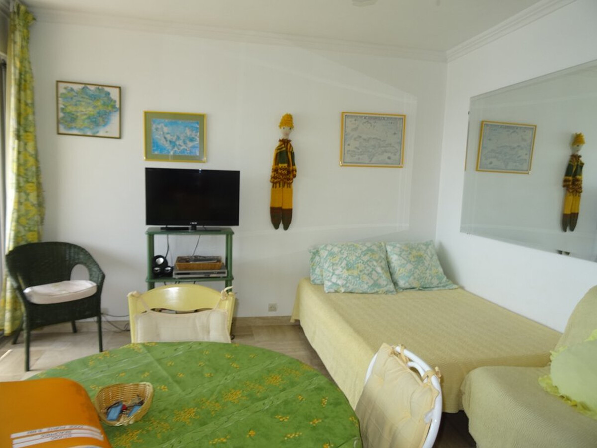 Studio face au port de plaisance avec loggia à Hyères - Photo 3