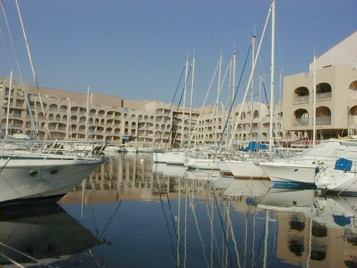 Studio face au port de plaisance avec loggia à Hyères - Photo 10