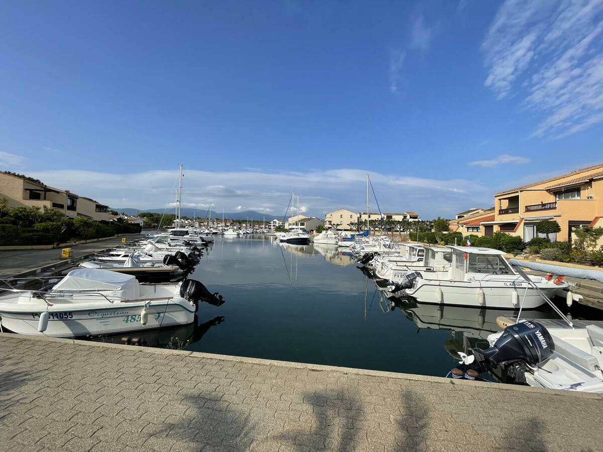 T3 climatisé avec terrasse 20m² et vue marina - Photo 1