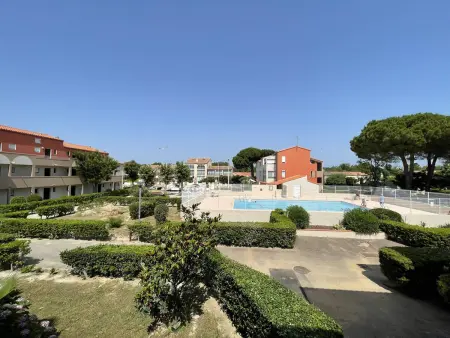 Location appartement à Saint Cyprien, T2 rénové avec cabine, piscine, animaux admis, parking à 500m de la plage