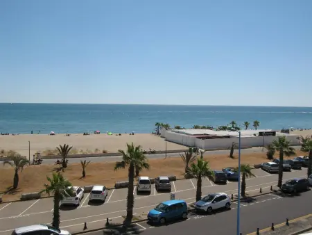 T2 rénové face plage avec balcon, Saint-Cyprien