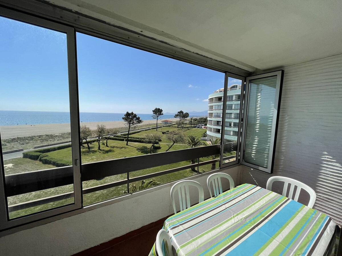 T2 front de mer avec loggia à Saint-Cyprien - Photo 1