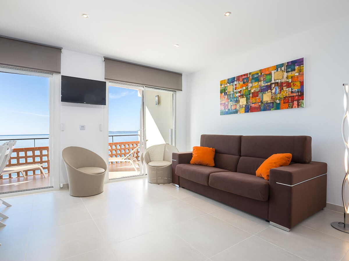 Appartement design face à la plage à Roses, terrasse panoramique - Photo 2