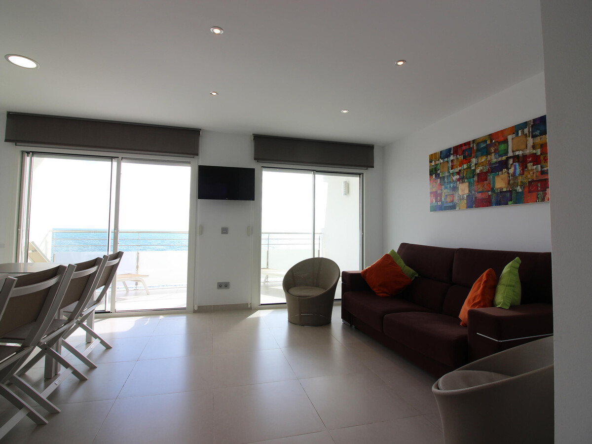 Appartement design face à la plage à Roses, terrasse panoramique - Photo 5
