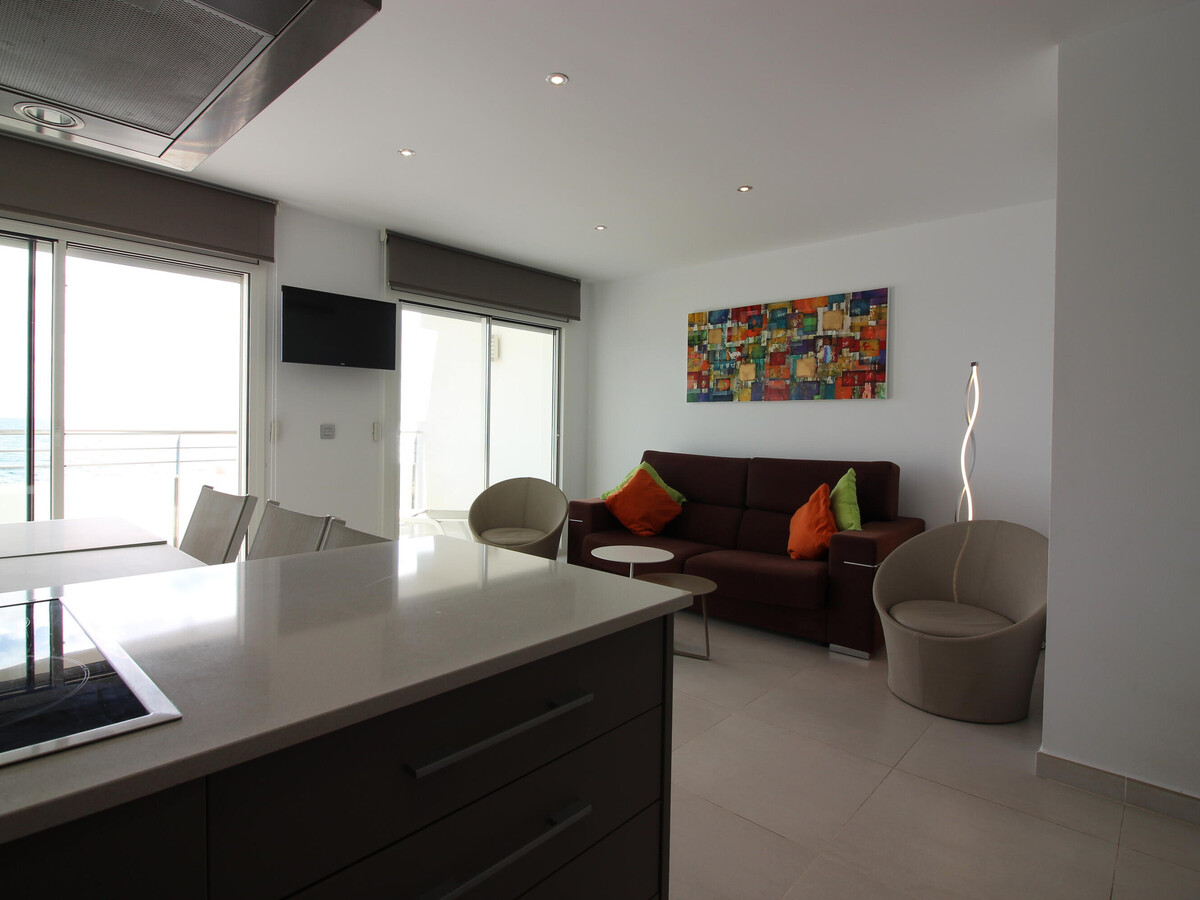 Appartement design face à la plage à Roses, terrasse panoramique - Photo 6