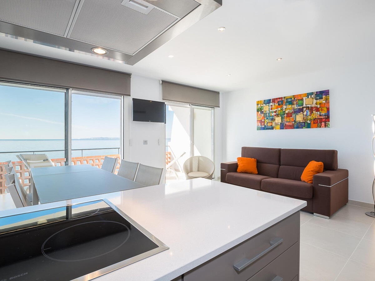 Appartement design face à la plage à Roses, terrasse panoramique - Photo 14