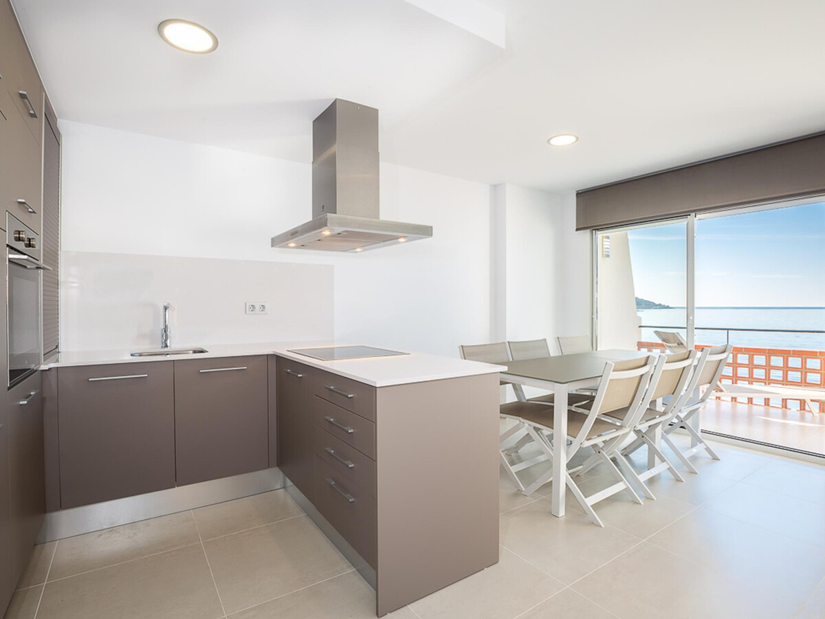 Appartement design face à la plage à Roses, terrasse panoramique - Photo 15