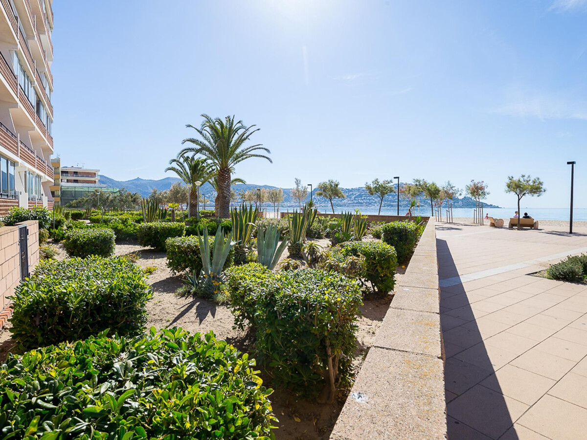 Appartement design face à la plage à Roses, terrasse panoramique - Photo 22
