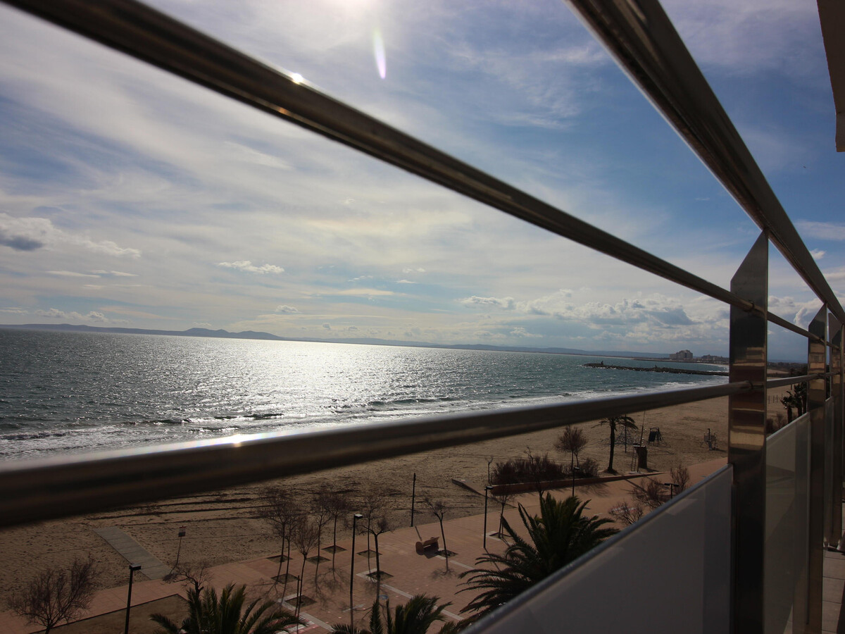 Appartement design face à la plage à Roses, terrasse panoramique - Photo 32