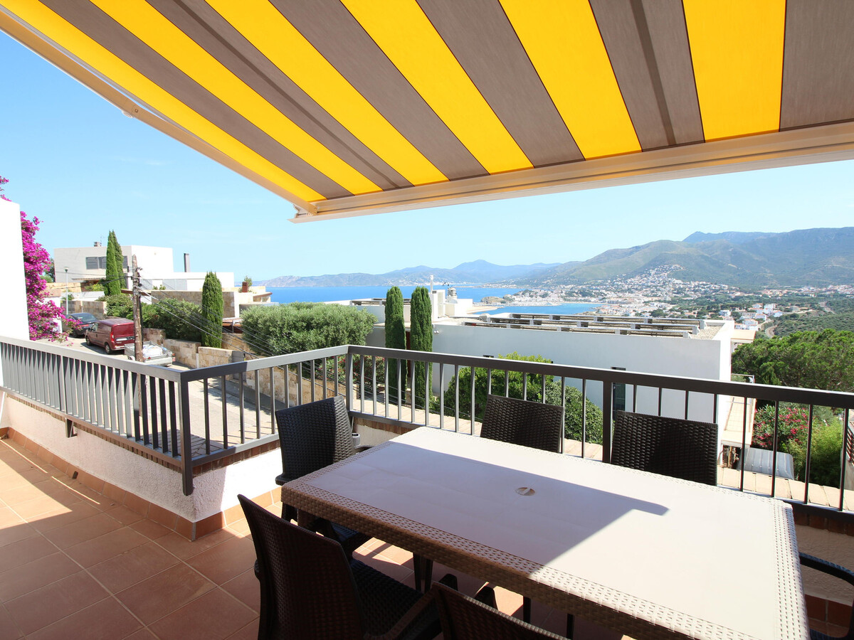 Appartement vue mer et montagnes avec garage à Llançà - Photo 1