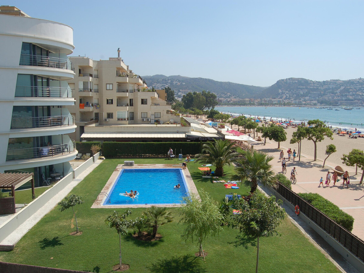 Appartement 1ère ligne de mer à Roses, terrasse vue mer - Photo 12