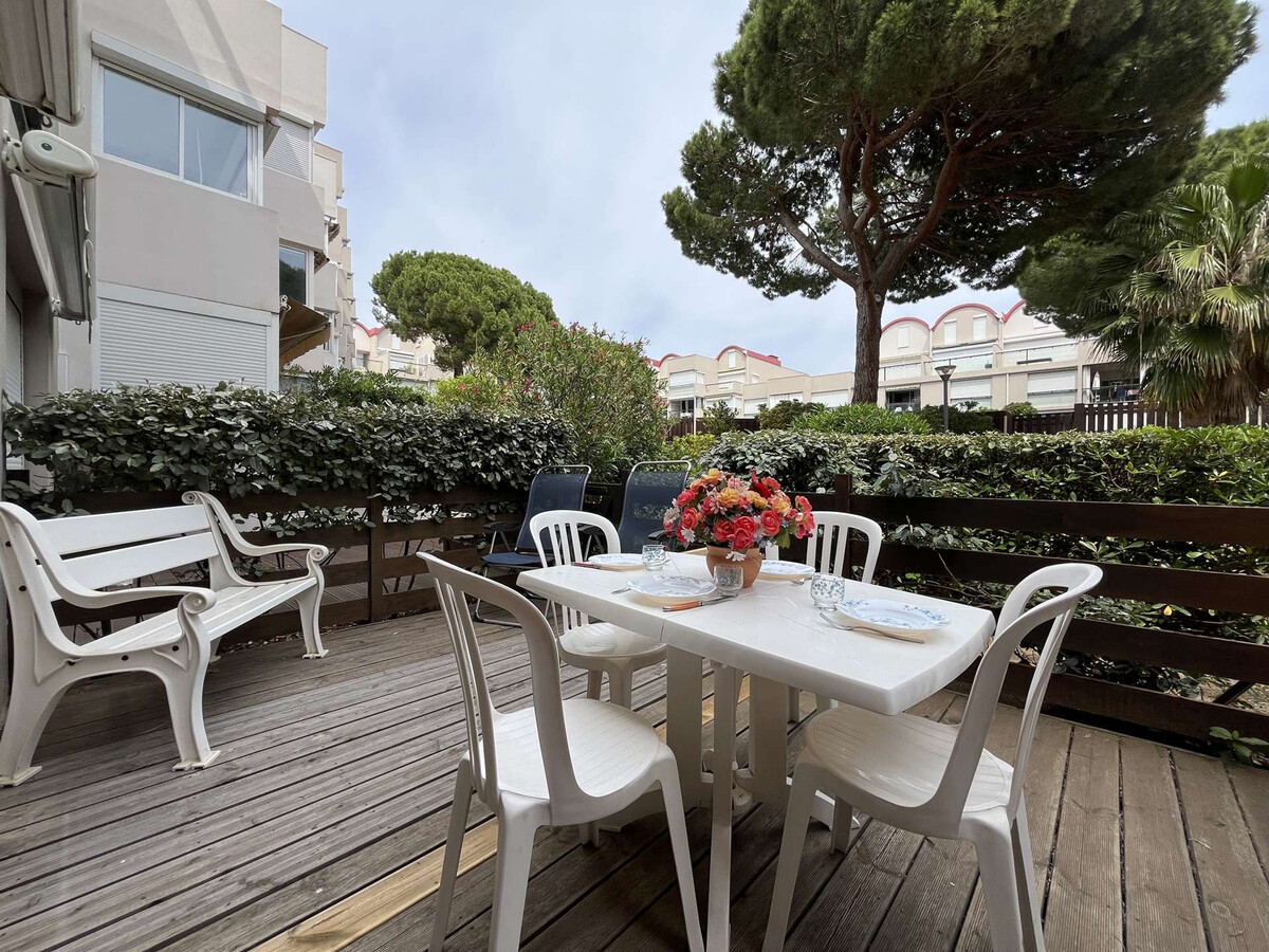 Studio Cabine Gruissan sur le Port, Terrasse & Piscine - Photo 1