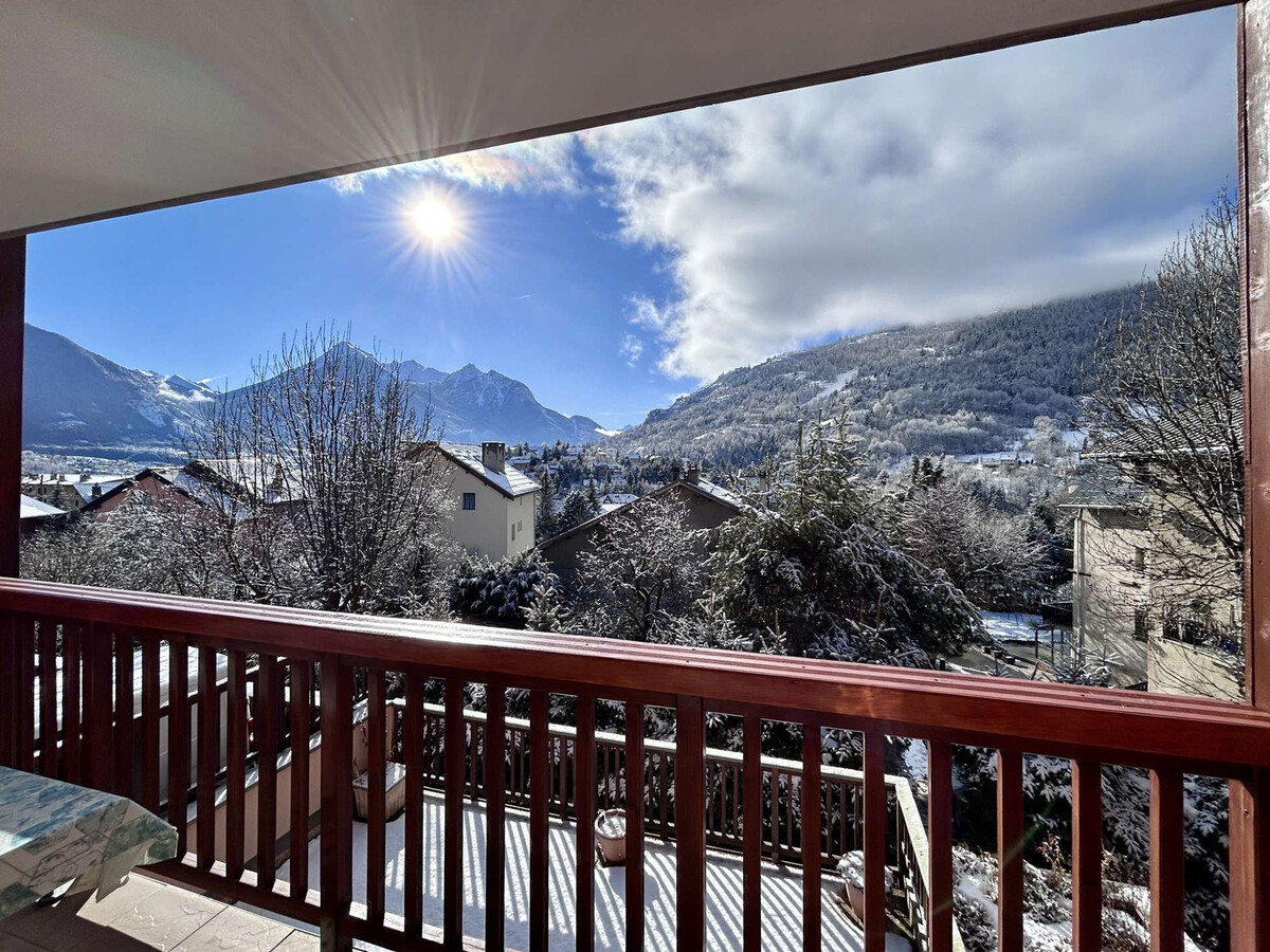 Appartement 3 étoiles, terrasse sud-ouest panoramique à Briançon - Photo 11