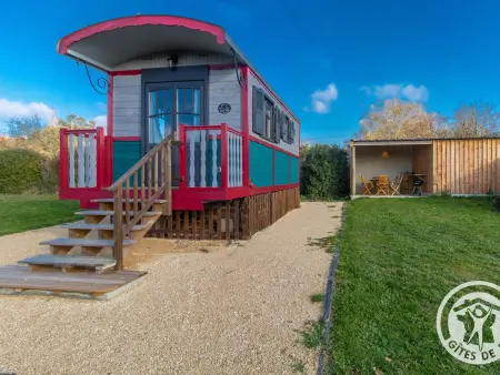 Roulotte climatisée avec piscine à Lys-Haut-Layon : photo 6