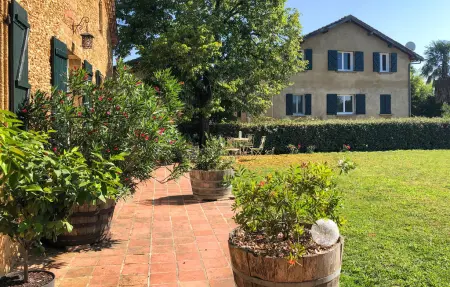 Appartement 70m² sur domaine viticole avec piscine : photo 2