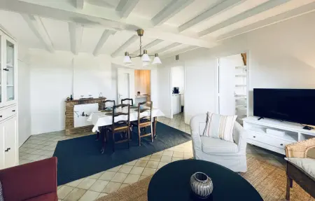 Appartement 70m² sur domaine viticole avec piscine : photo 3