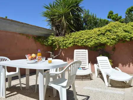 Location appartement à Sainte Maxime, Sainte-Maxime Studio Refait à Neuf avec Climatisation et Parking