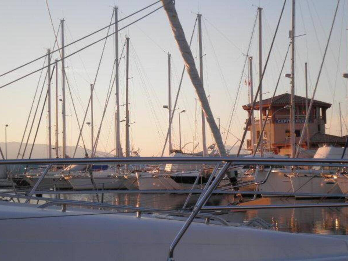 T3 terrasse et garage à 900m de la mer - Saint-Raphaël - Photo 14