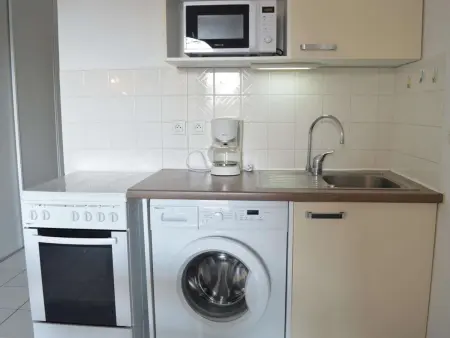 Appartement avec terrasse couverte et piscine à Saint-Raphaël : photo 6
