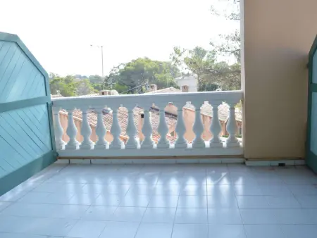 Appartement avec terrasse couverte et piscine à Saint-Raphaël : photo 11