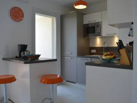 3 pièces climatisé avec terrasse, piscine et garage : photo 6