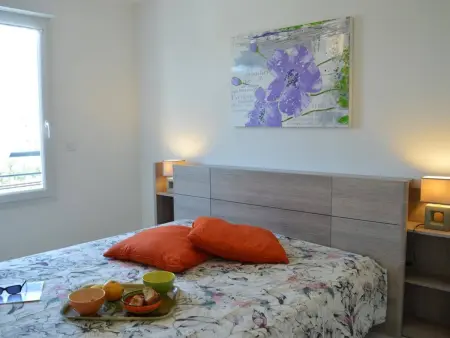 3 pièces climatisé avec terrasse, piscine et garage : photo 10