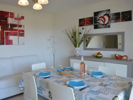 3 pièces climatisé avec terrasse, piscine et garage : photo 13