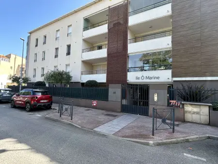 3 pièces climatisé avec terrasse, piscine et garage : photo 16