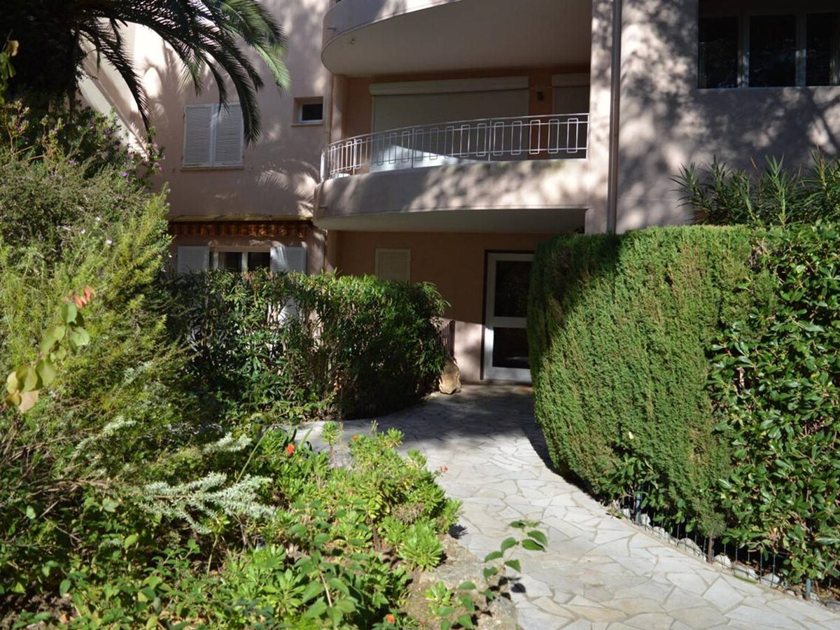 Studio mezzanine 4 couchages à Cavalaire, terrasse 15 m² - Photo 12