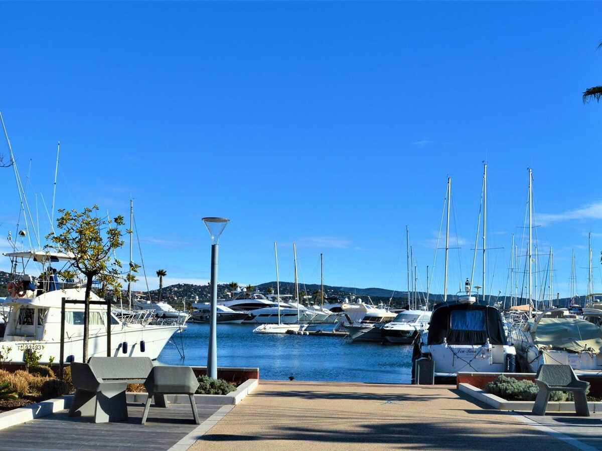 Studio cabine 4 pers. avec terrasse et parking à Cavalaire - Photo 9