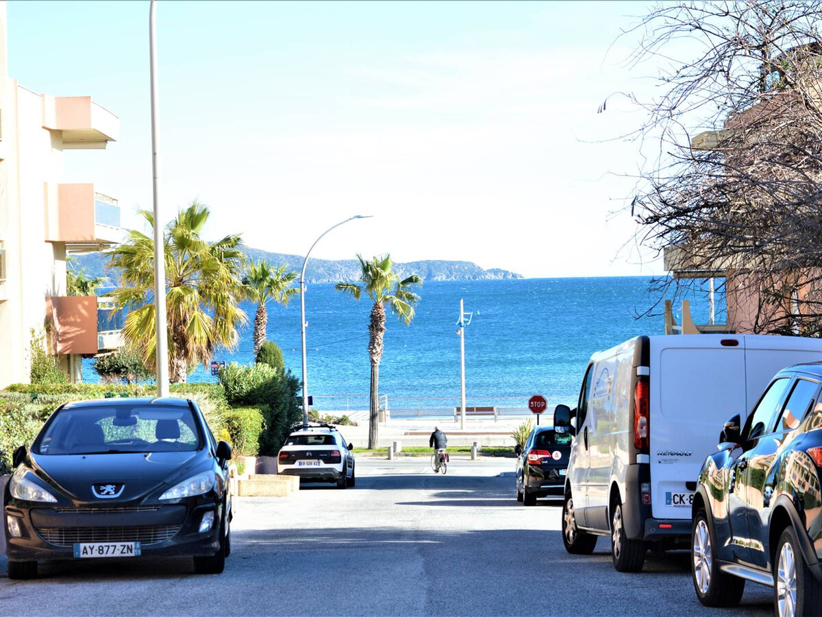Studio cabine 4 pers. avec terrasse et parking à Cavalaire - Photo 12