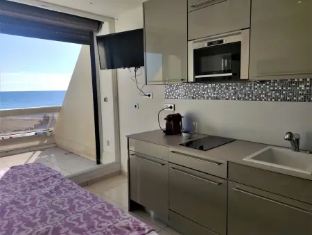 Studio climatisé 2 pers. au Cap d'Agde avec terrasse mer : photo 7