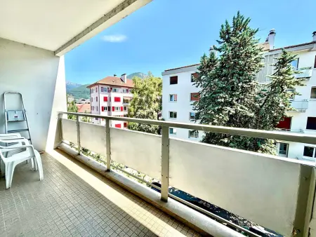 Annecy : Spacieux F2 à 50m du lac avec balcon et parking - Photo 4