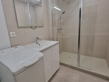 Spacieux logement calme avec jardin privé - Parking inclus, animaux acceptés - Photo 9