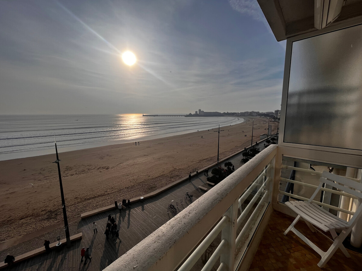 Studio face mer avec balcon et garage aux Sables-d'Olonne - Photo 1