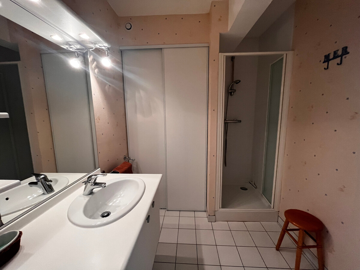 Studio face mer avec balcon et garage aux Sables-d'Olonne - Photo 13